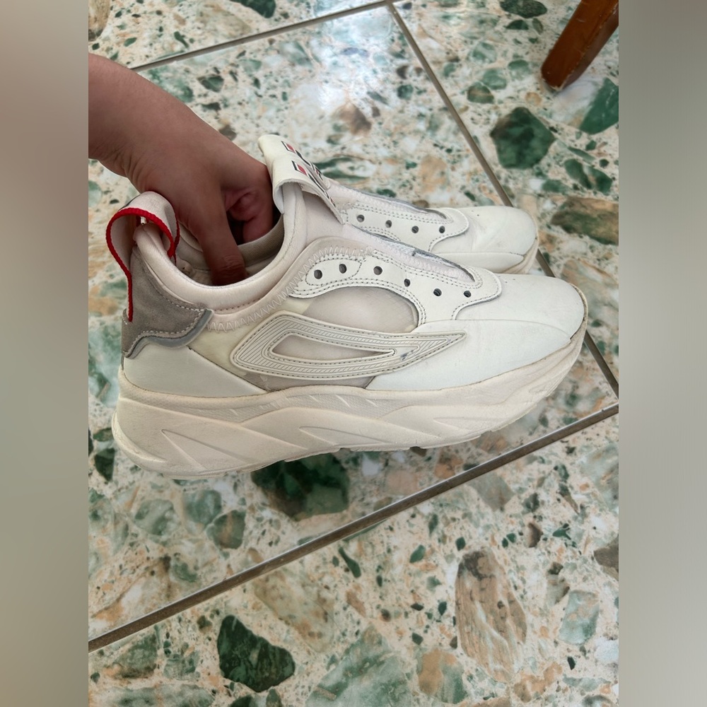 Fila Shoes Size 6 - Picture 6 of 10